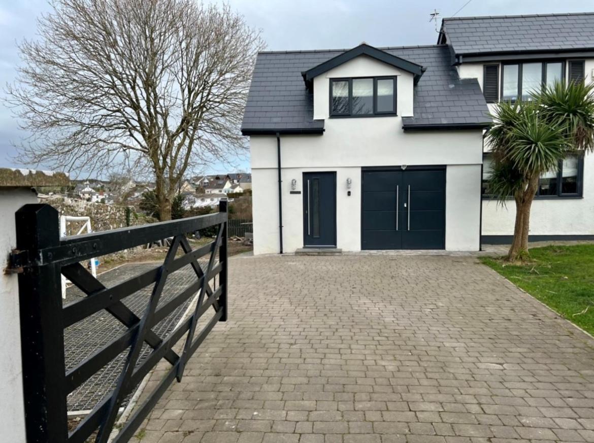 Orchard Lodge -Coastal Retreat, New Build, Village Views, Private Garden And Terrace Saint Brides Major Exterior photo
